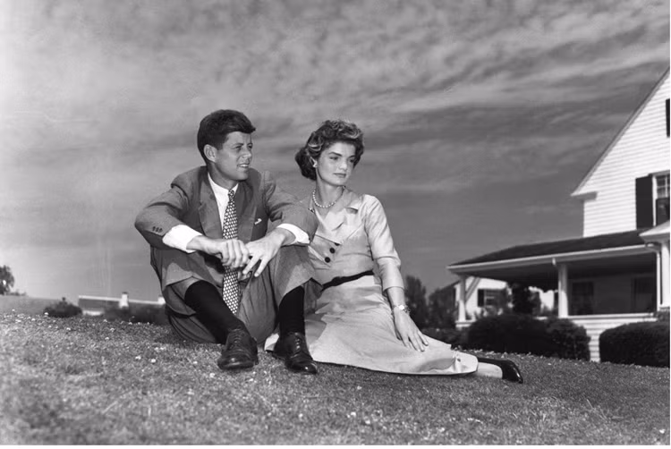 Cuoc hon nhan song gio cua Tong thong Kennedy - Ky 2