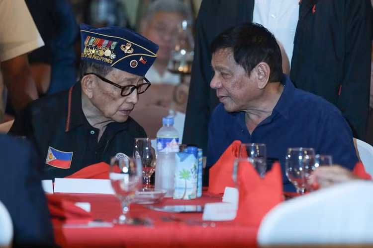 Philippines: “Thay” Ramos che “tro” Duterte thieu tam nhin chien luoc