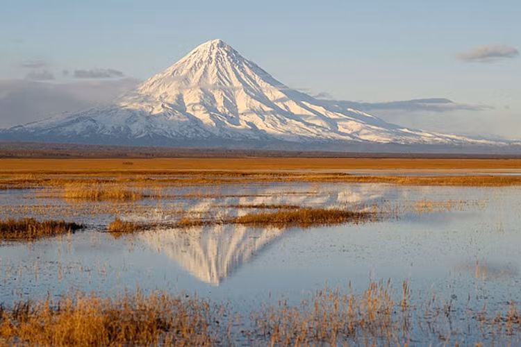 Núi Phú Sĩ ở Nhật Bản? Lại sai rồi. Đây là núi lửa Kronotsky ở ở Kamchatka, khu vực Viễn Đông, Liên bang Nga. Ảnh: Sputnik 