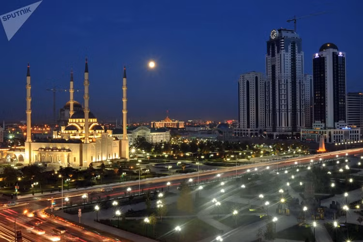 Một cảnh ở thành phố Dubai? Bạn sẽ ngạc nhiên khi thấy đây là thủ đô Grozny của Cộng hòa Chechnya. Ảnh: Sputnik