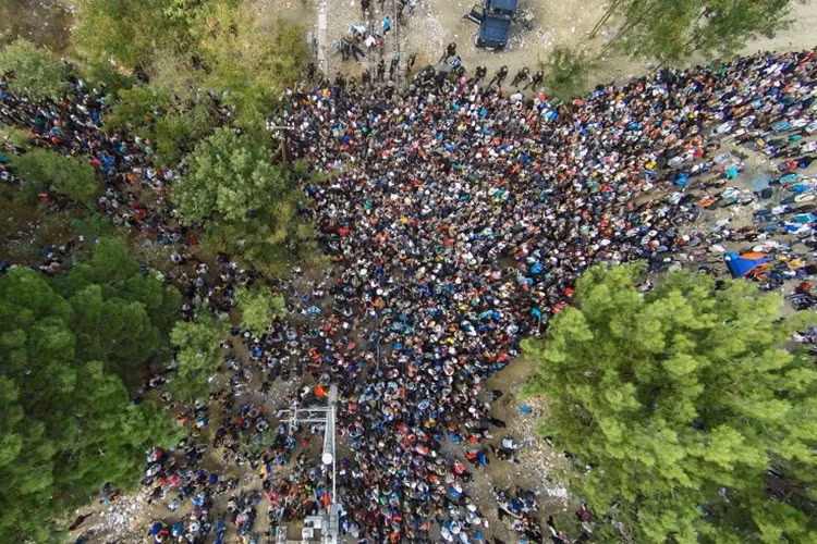 Trong tháng 8/2015, Macedonia đã đóng cửa cửa khẩu Gevgelija và chính quyền nước này đã không thể ngăn chặn dòng người tị nạn tràn qua biên giới.