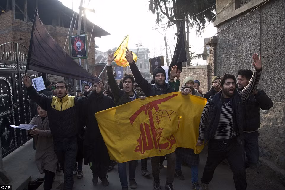 Lãnh đạo cộng đồng Shia ở Iran tuyên bố việc hành quyết giáo sĩ Nimr là một “tội phạm mới” của Hoàng gia Saudi.