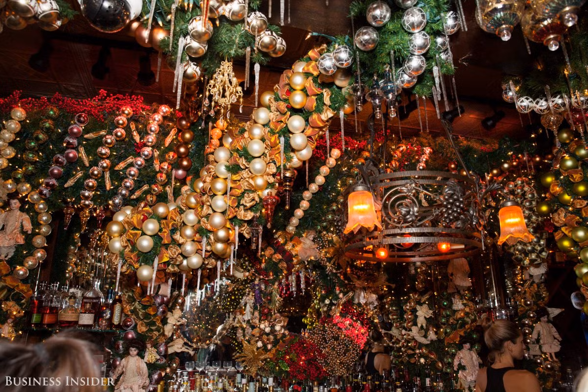 Nhà hàng Đức Rolf trở nên vô cùng bận rộn bắt đầu từ những ngày cuối tuần thứ hai và thứ ba của tháng 12 hàng năm.