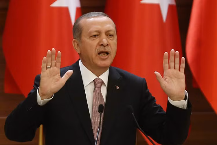 Vi sao Tong thong Tho Nhi Ky Erdogan “dau hang” Nga?