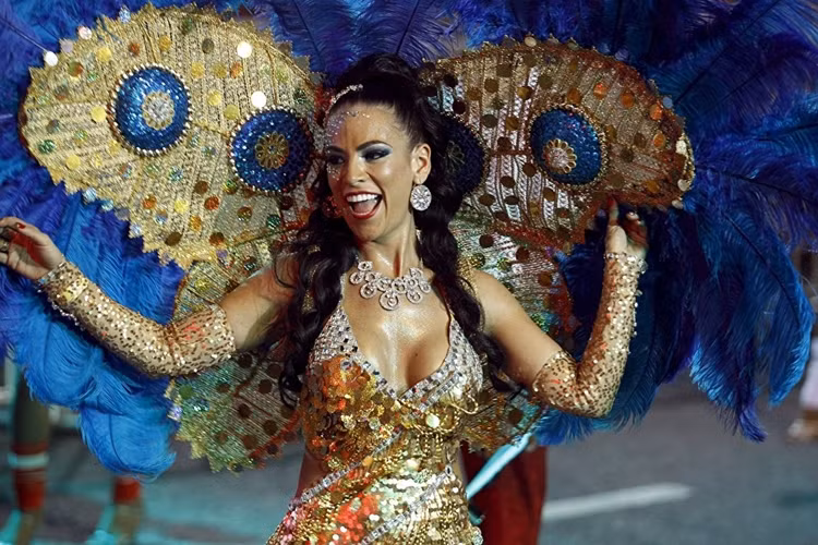 Lễ hội Cali quảng bá văn hóa, tính đa dạng sắc tộc và âm nhạc trong khu vực. Trong ảnh: Một nữ vũ công Salsa tham gia lễ hội.