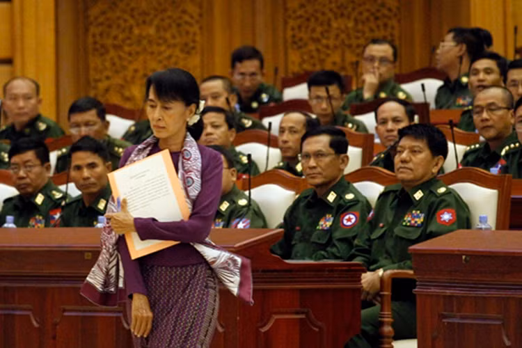 Nhung thach thuc cho doi chinh phu moi o Myanmar