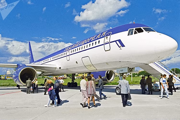 Tu-204 là một trong những loại máy bay chở khách phản lực hiện đại nhát của Liên Xô cũ, tương đương với Boeing 757. Loại máy bay này được đưa vào phục vụ trong những năm 1990, sau khi Liên Xô tan rã. Ảnh: Sputnik