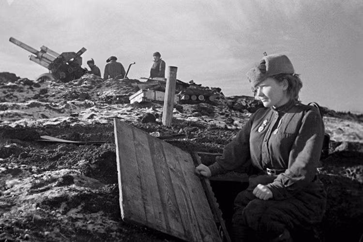 Một nữ chiến sĩ tham gia trận đánh giải phóng Odessa. Năm 1944. Ảnh: Sputnik