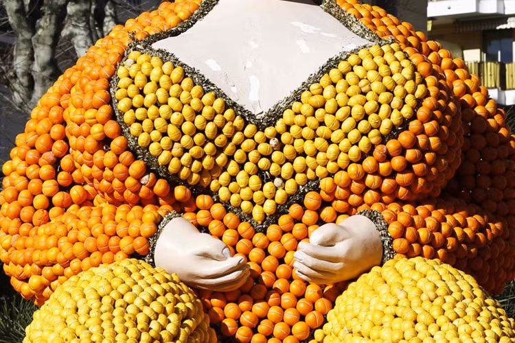 Một bức tượng mô phỏng cảnh trong phim Cleopatra.