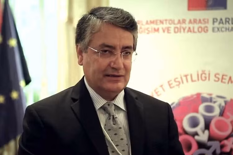 Tho Nhi Ky ban ha chien dau co Nga: Sai lam chet nguoi