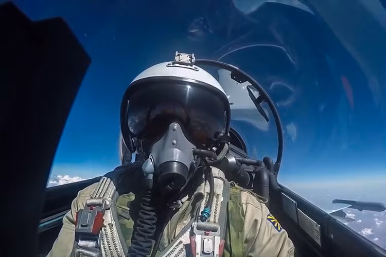 Phi công Không lực Nga trong chuyến bay chiến đấu ở Syria.