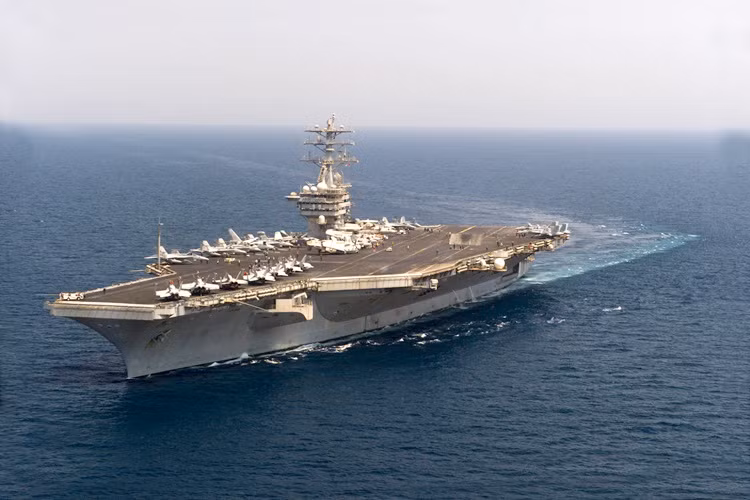 May bay Iran ap sat tau san bay My USS Nimitz