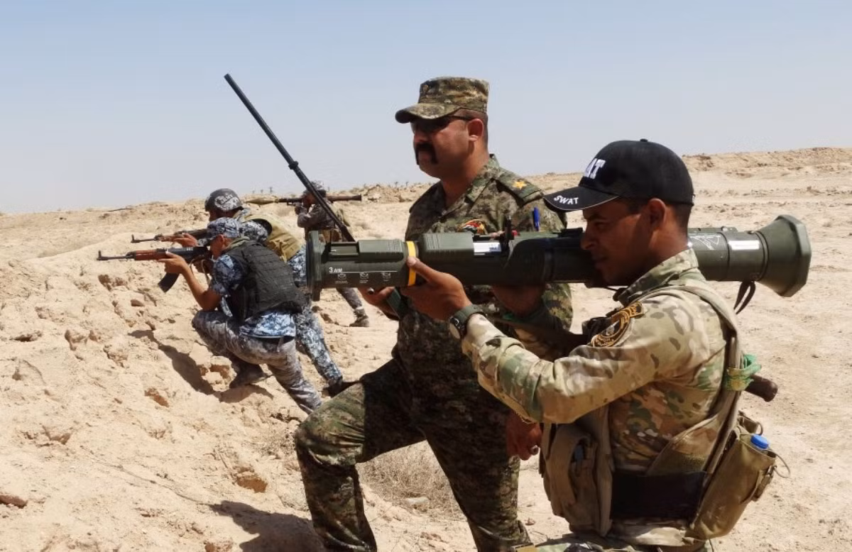 Các lực lượng Irar được trang bị tên lửa chống tăng để tiêu diệt các xe bom bọc thép của phiến quân IS ở thành phố Ramadi.