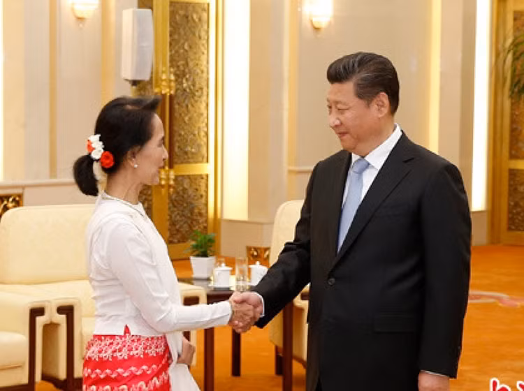 Trung Quoc gay suc ep quan su-chinh tri doi voi Myanmar