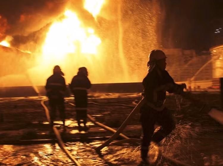 No nha may hoa chat o Trung Quoc, 9 nguoi bi thuong