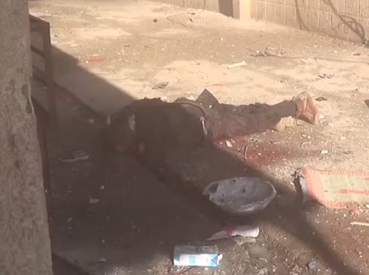 Viện binh Iraq đã chiếm lại một thị trấn nhỏ ở phíađông thành phố Ramadi, nhưng thành phố này vẫn còn nằm trong tay phiến quân IS.