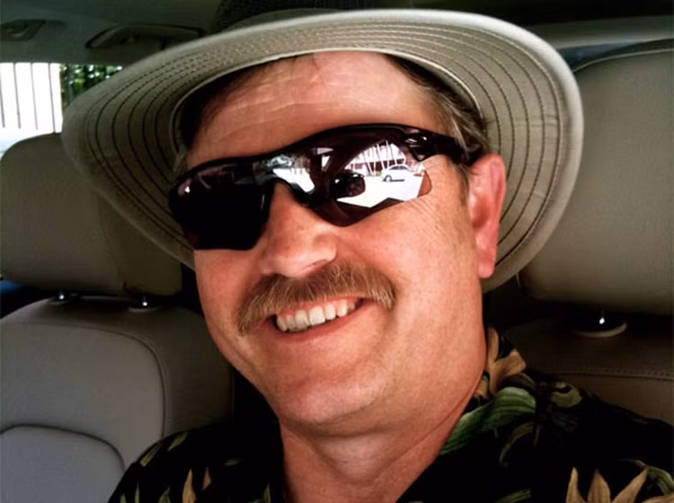 Tho Nhi Ky dang o “ngoai vong cuong toa“