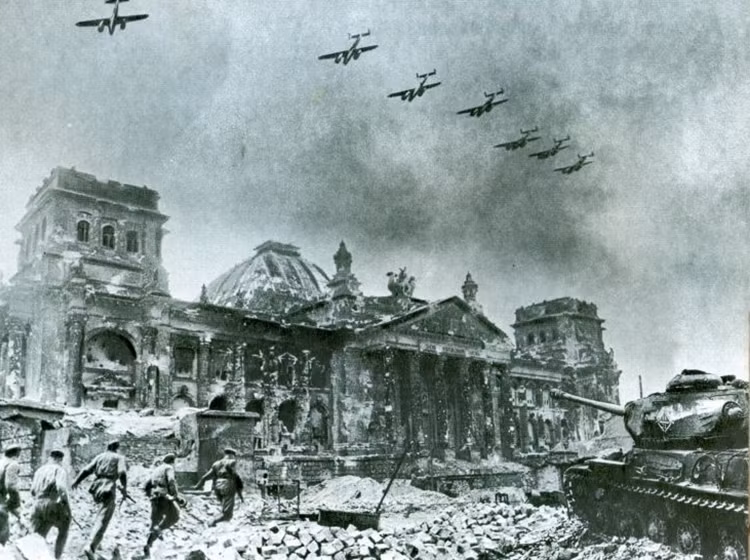 Berlin: Thu do Duc Quoc xa truoc “Ngay tan the”