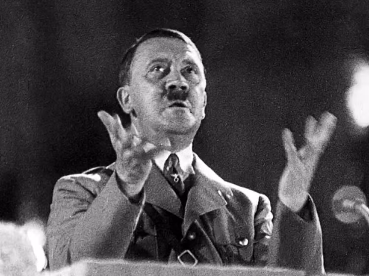 Berlin: Thu do Duc Quoc xa truoc “Ngay tan the”-Hinh-2