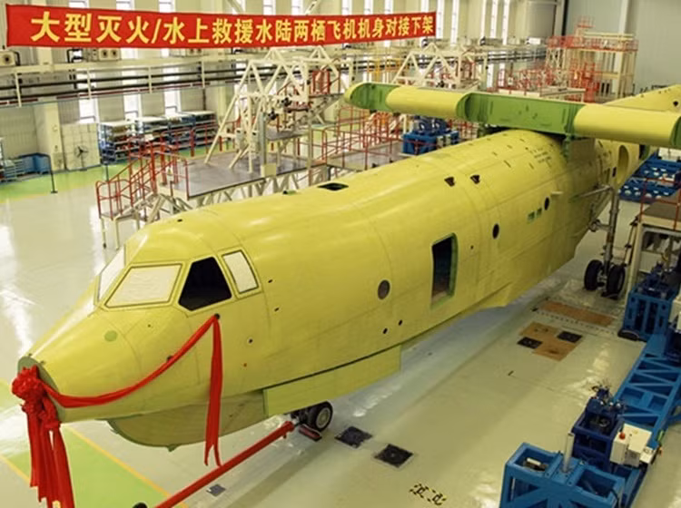 Thủy phi cơ AG600 được Tập đoàn công nghiệp hàng không Trung Quốc thiết kế và đã bước vào giai đoạn lắp ráp tại Chu Hải.