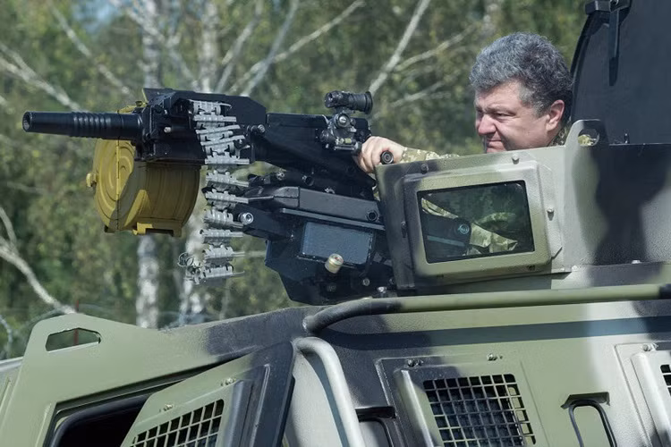 Cung cap vu khi sat thuong, My thoi bung khung hoang Ukraine