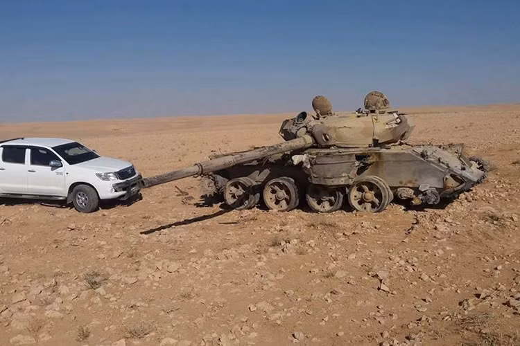 Quan doi Syria tien cach thanh pho Deir Ezzor chua day 100 km-Hinh-2