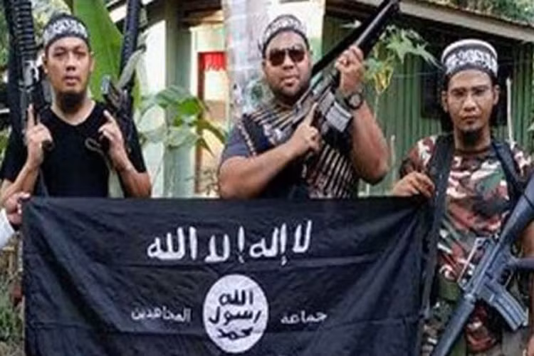 Khung bo o Dong Nam A: Duoc tra tien la no sung?