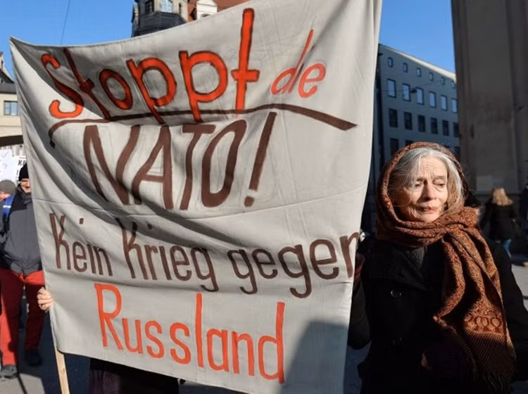 Mot cai tat doi voi cac nuoc Dong Au va My