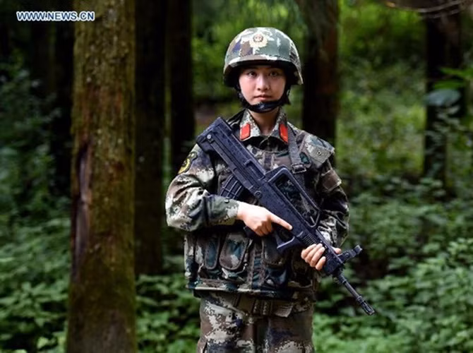 Xinh dep nu chien si chong ma tuy o Trung Quoc