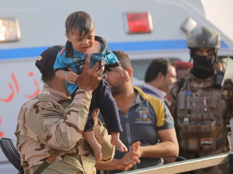 ...và rất cần đến sự giúp đỡ của những người lính.