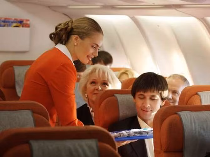 ...các nữ tiếp viên hàng không Nga còn rất ân cần đối với hành khách.