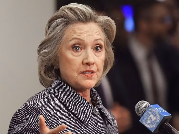 Cựu Ngoại trưởng Hillary Clinton: Ứng cử viên tổng thống hàng đầu của Đảng Dân chủ .