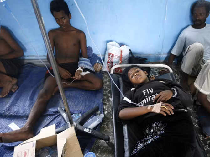 Trong số này, nhiều người phải truyền đạm sau nhiều ngày đói khát lênh đênh trên biển.