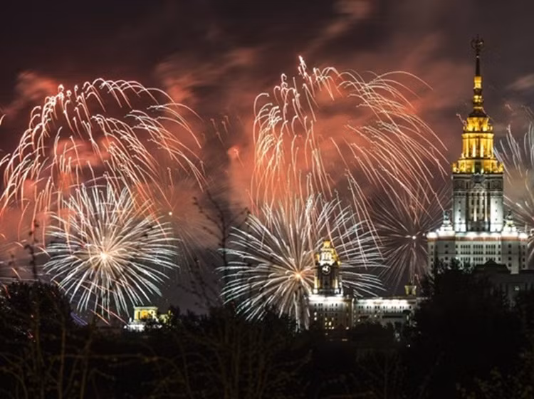 Chiều 9/5, tại Matxcơva đã diễn ra lễ duyệt binh hùng tráng.