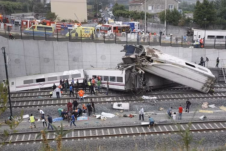 Ciurea, Romania: Một sự cố phanh đã dẫn đến một đoàn tàu bị trật đường ray ngày 13/1/1917 và phát nổ dữ dội. Ước tính có khoảng 600-1.000 người bị thiệt mạng trong vụ tai nạn tàu hỏa này.