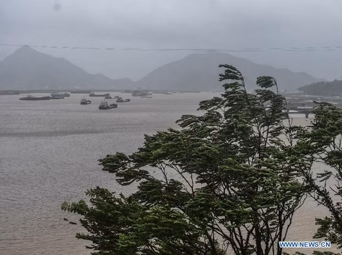 Sieu bao Chan-hom ap vao Trung Quoc