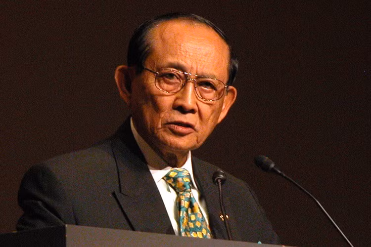 Vi sao cuu TT Ramos duoc chon dam phan voi Trung Quoc?