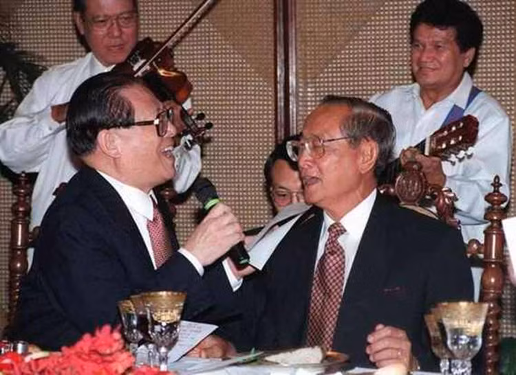 Vi sao cuu TT Ramos duoc chon dam phan voi Trung Quoc?-Hinh-2