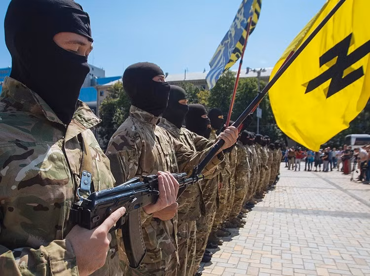 Ong Poroshenko dang lo “mat ghe” Tong thong Ukraine?-Hinh-3