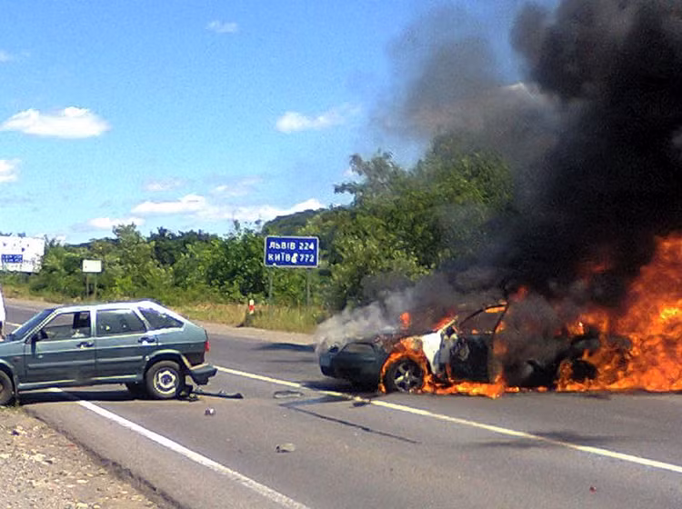 Ukraine: Phe cuc huu Right Sector dau sung voi canh sat