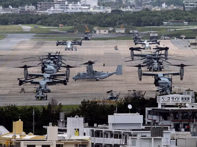 Okinawa vẫn có nhiều căn cứ của lính Mỹ với quân số khoảng 26.000 người, trong đóm có Thủy quân lục chiến.