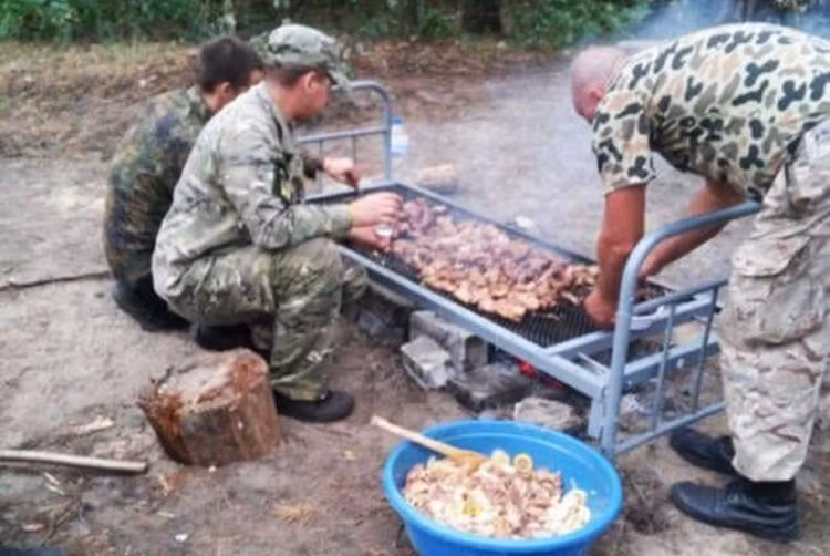 Sự sáng tạo vô bờ của người dân Nga. (Ảnh: ER)