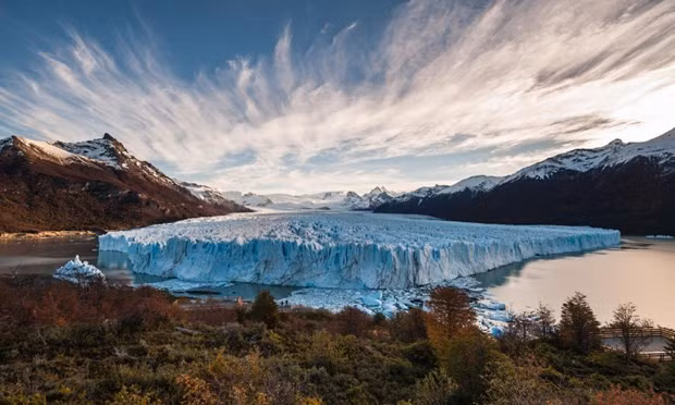 Cuộc phiêu lưu ở Nam Mỹ: Các điểm đến lý tưởng ở Nam Mỹ như Machu Picchu, Nazca Lines, Salar De Uyuni luôn là lựa chọn hàng đầu của du khách khi thực hiện chuyến hành trình khám phá, tham quan những nơi hoang sơ nhất, bạn cũng có thể tổ chức cắm trại ngủ qua đêm tại đây.