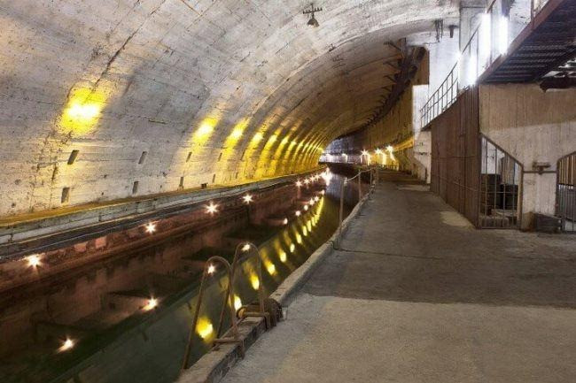 Trong thành phần tác chiến của Hạm đội Biển Đen lúc này chỉ có vỏn vẹn 6 tàu ngầm tấn công diesel-điện Kilo 636, số lượng như vậy là quá nhỏ bé so với một căn cứ khổng lồ như Balaklava.