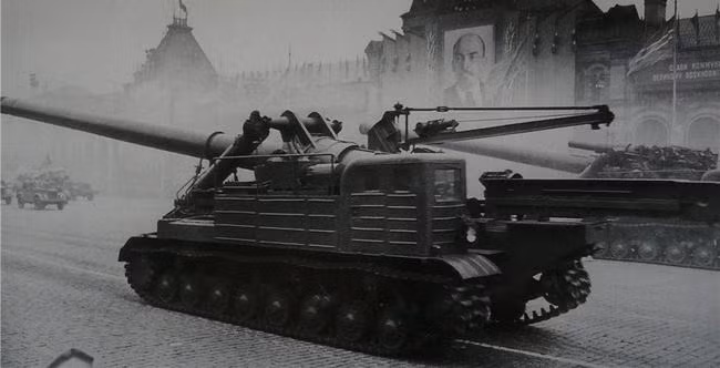 Tuy nhiên theo học thuyết chiến tranh hạt nhân với vũ khí chiến thuật thời bấy giờ của Liên Xô, các loại pháo tự hành bắn đạn hạt nhân chiến thuật chỉ cần khai hỏa một phát là đủ để hủy diệt mục tiêu lớn của đối thủ.