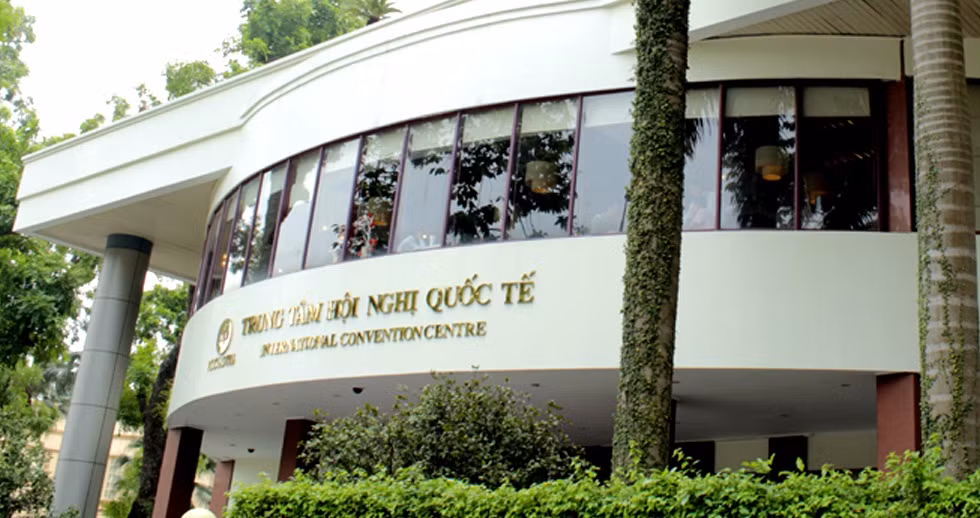  3. Trung tâm Hội nghị Quốc tế, 35 Hùng Vương 12h50 ngày 23/5, Tổng thống Obama họp báo tại Trung tâm Hội nghị Quốc tế, 35 Hùng Vương . Đến 14h00: Chiêu đãi nhà nước