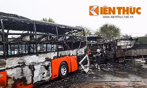 15. Hai xe khách tông nhau, 47 người thương vong Khoảng 4h15 sáng 22/5, tại Km 1730+300, quốc lộ 1A thuộc huyện Hàm Thuận Nam, tỉnh Bình Thuận đã xảy ra vụ tai nạn giao thông đặc biệt nghiêm trọng giữa xe khách giường nằm BKS 38N - 5577 chạy hướng Hà Nội – thành phố Hồ Chí Minh và xe khách giường nằm BKS 51B-112.24 chạy hướng ngược lại. Hậu quả, vụ hai xe khách tông nhau làm 12 người chết, 35 người bị thương.