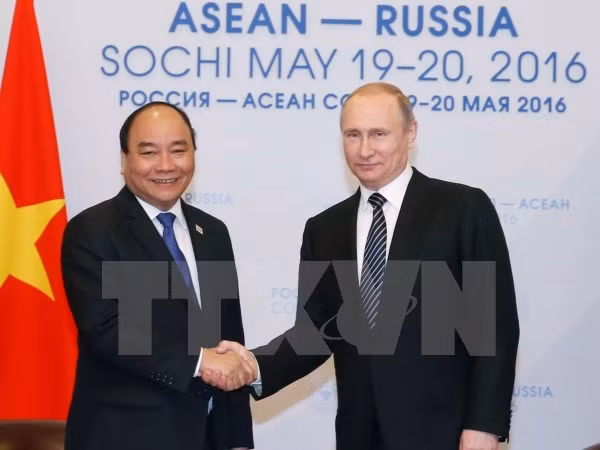 Thu tuong Nguyen Xuan Phuc hoi kien Tong thong Nga V.Putin