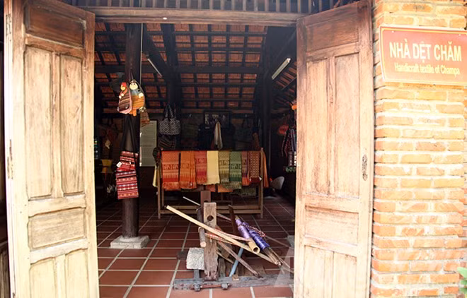 Cùng văn hóa Chăm.