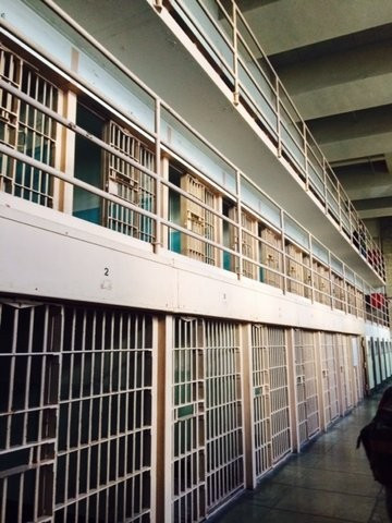 Nhà tù được chia làm 4 khu A, B, C, D để giam giữ, phân loại tù nhân.